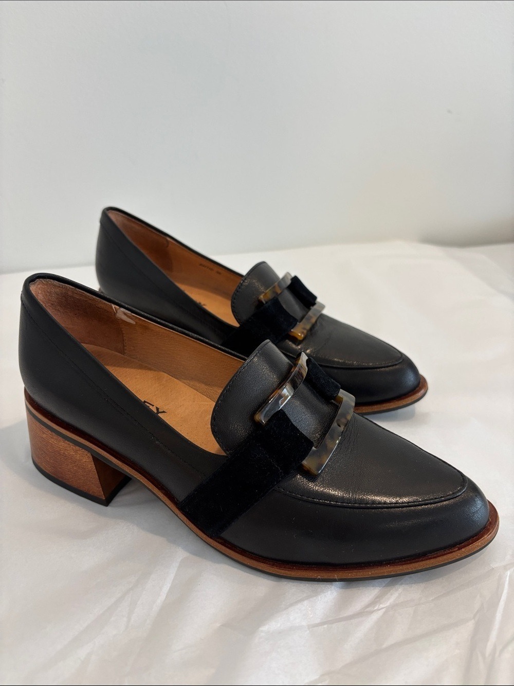 Bresley New Zealand black Leather Loafers with Tortoiseshell Buckle size 36/5.5